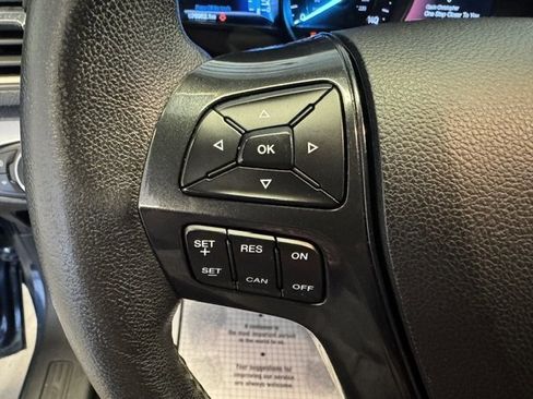 Used 2017 Ford Explorer XLT w/ Equipment Group 202A AWD/4WD image 23