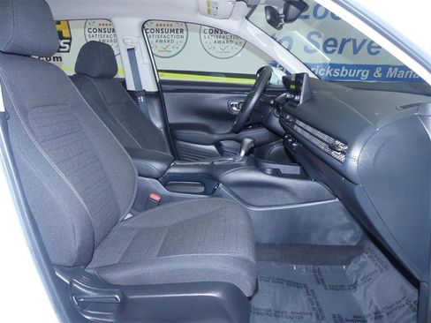 Used 2023 Honda HR-V LX image 8