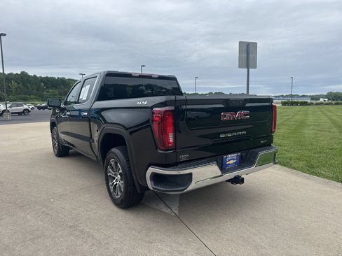 Used 2025 GMC Sierra 1500 SLT AWD/4WD image 12
