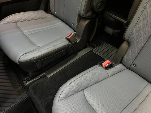 Used 2025 Kia Sorento SX Prestige AWD/4WD image 15