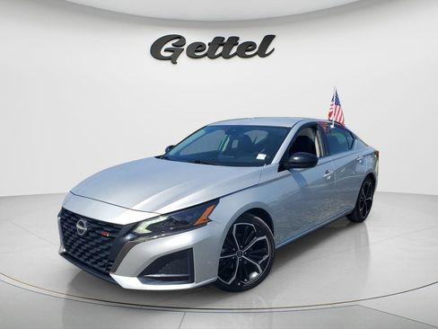 Used 2024 Nissan Altima 2.5 SR FWD image 1