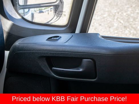 Used 2024 RAM ProMaster 2500 w/ Convenience Group FWD image 22