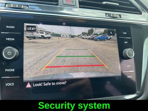 Used 2022 Volkswagen Tiguan SEL R-Line image 15