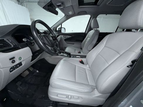 Used 2021 Honda Pilot Touring image 14