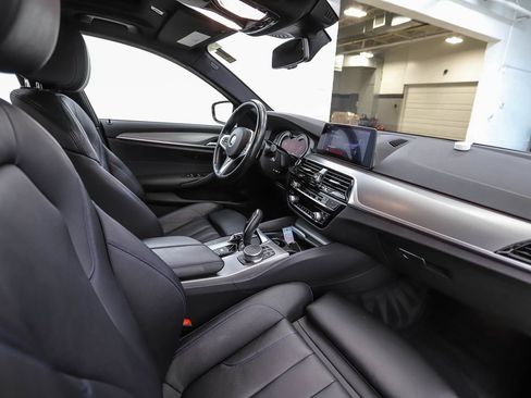 Used 2019 BMW 530i xDrive w/ M Sport Package AWD/4WD image 30