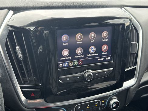 Used 2021 Chevrolet Traverse LS image 24