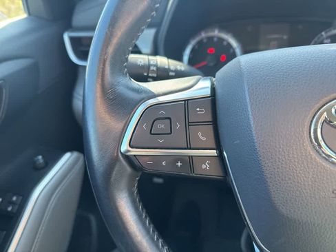 Used 2020 Toyota Highlander LE image 14