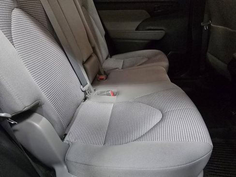 Certified 2023 Toyota Highlander LE image 19