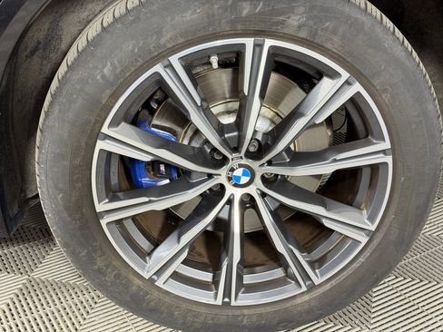 Used 2019 BMW X5 xDrive40i w/ M Sport Package AWD/4WD image 12