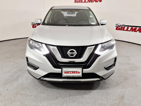 Used 2017 Nissan Rogue S FWD image 2