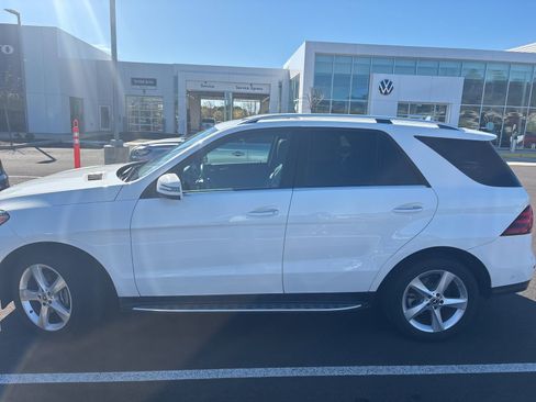 Used 2018 Mercedes-Benz GLE 350 4MATIC image 2