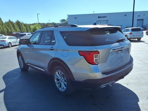 Used 2023 Ford Explorer XLT w/ Equipment Group 202A image 5