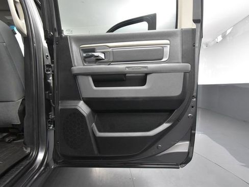 Used 2017 RAM 1500 Classic SLT image 33