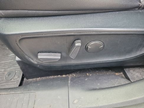 Used 2020 Ford Escape Titanium image 25