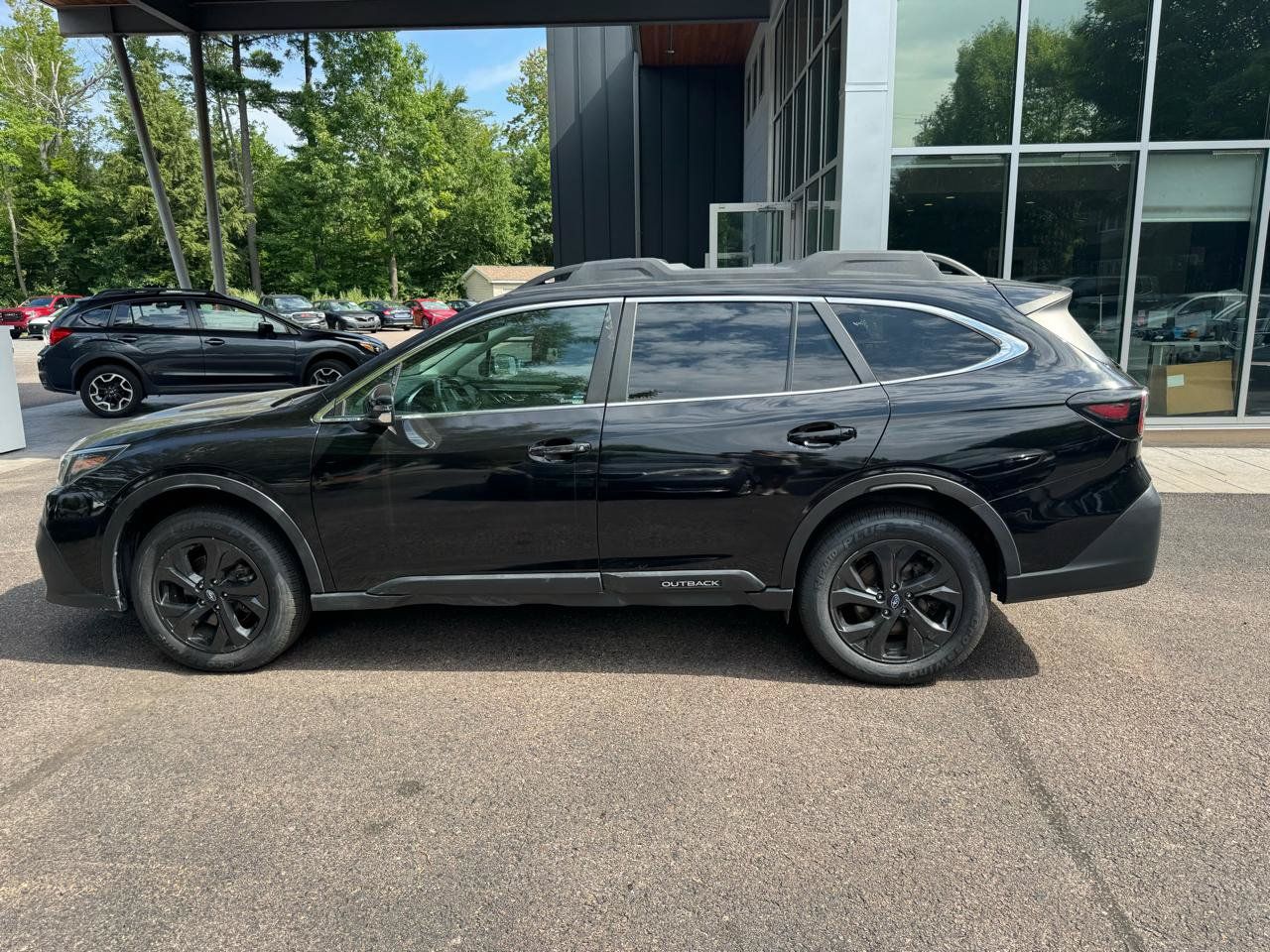 Used 2021 Subaru Outback Onyx Edition XT AWD/4WD image 2