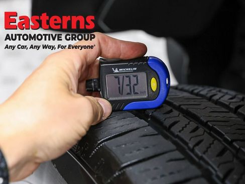 Used 2024 Jeep Wrangler Unlimited AWD/4WD image 27
