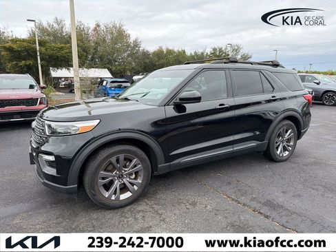 Used 2022 Ford Explorer XLT w/ Equipment Group 202A image 1