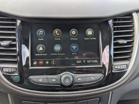 Used 2019 Chevrolet Trax LT w/ LT Convenience Package FWD image 17