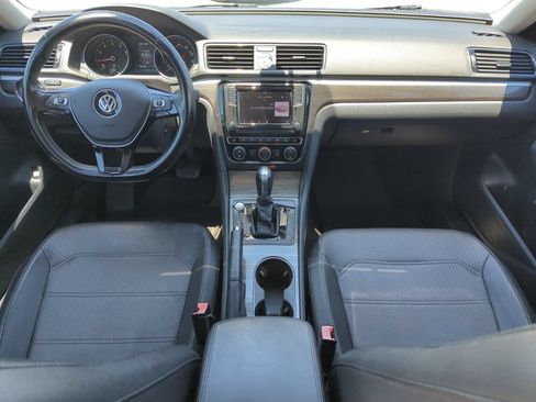 Used 2017 Volkswagen Passat 1.8T SE FWD image 15