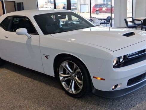 Used 2021 Dodge Challenger R/T image 3