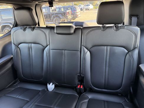 New 2026 Jeep Grand Wagoneer 4WD w/ 8-Passenger Seating Package image 13