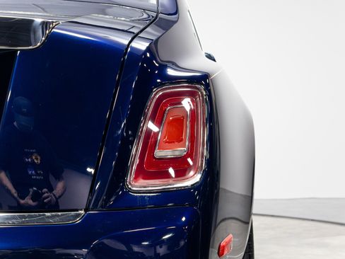 Used 2021 Rolls-Royce Phantom Sedan RWD image 75