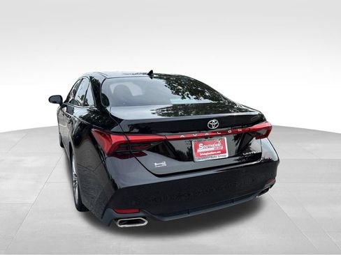 Used 2019 Toyota Avalon Limited FWD image 28