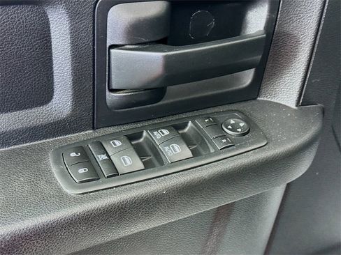 Used 2017 RAM 2500 Tradesman w/ Chrome Appearance Group image 17