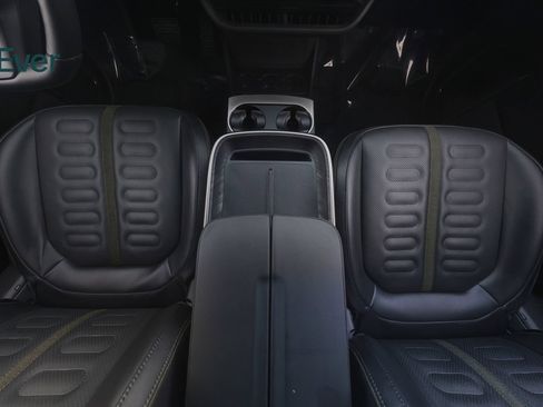 Used 2025 Rivian R1S Adventure AWD/4WD image 29
