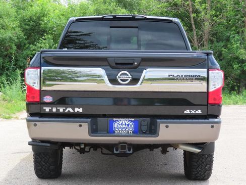 Used 2018 Nissan Titan Platinum Reserve AWD/4WD image 19