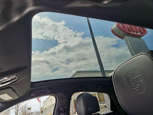 Used 2020 Porsche Cayenne image 16