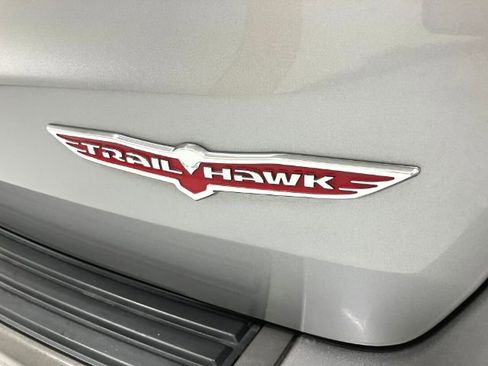 Used 2017 Jeep Grand Cherokee Trailhawk w/ Trailhawk Luxury Group AWD/4WD image 15