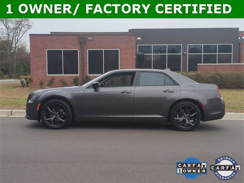 Used 2021 Chrysler 300 Touring w/ Sport Appearance Package image 12