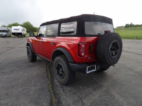 Used 2022 Ford Bronco Badlands image 8