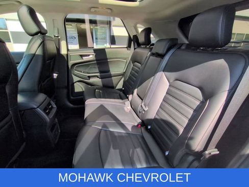 Used 2020 Ford Edge SEL w/ Cold Weather Package image 25