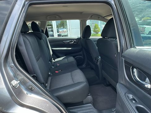 Used 2018 Nissan Rogue S AWD/4WD image 25