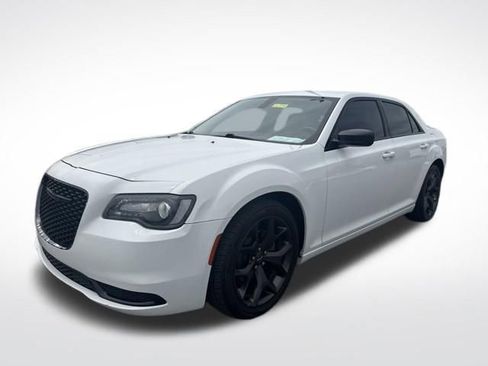 Used 2020 Chrysler 300 Touring w/ Sport Appearance Package RWD image 1