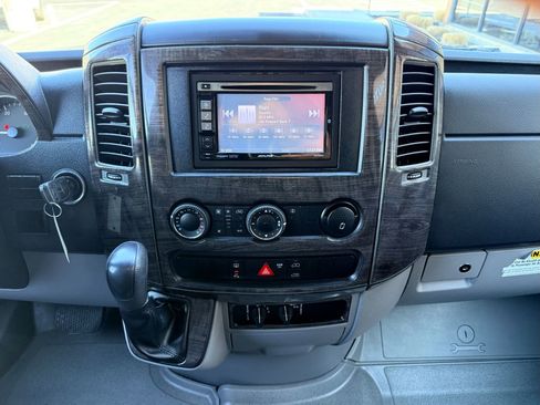 Used 2013 Mercedes-Benz Sprinter 2500 image 16