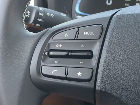 New 2025 Hyundai Venue Limited image 22