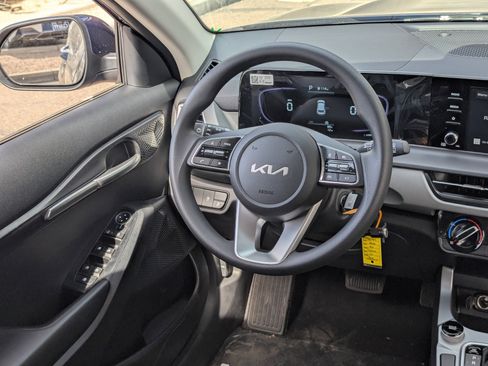 New 2026 Kia Seltos LX FWD image 13