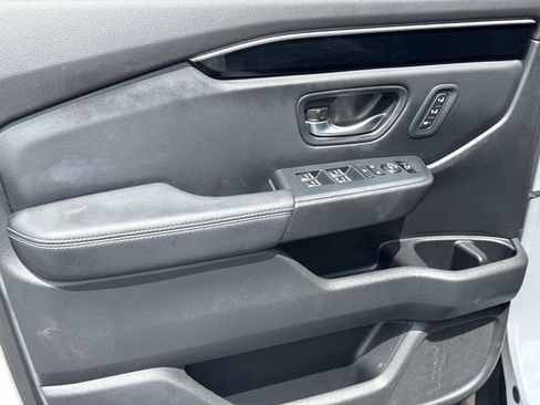 Certified 2025 Honda Pilot EX-L image 18
