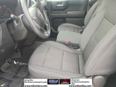 Used 2024 Chevrolet Silverado 1500 Custom w/ Dark Appearance Package image 10