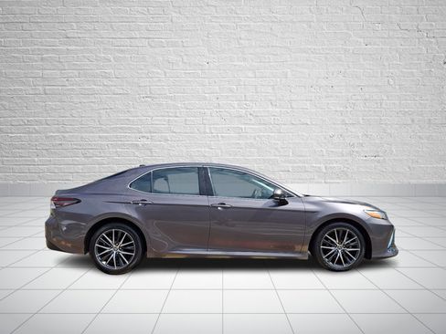 Used 2024 Toyota Camry XLE w/ Cold Weather Package AWD/4WD image 7