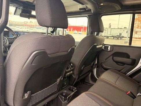 Used 2024 Jeep Gladiator Mojave w/ Steel Bumper Group image 28