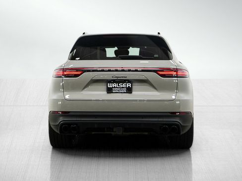 Used 2023 Porsche Cayenne Platinum Edition AWD/4WD image 4