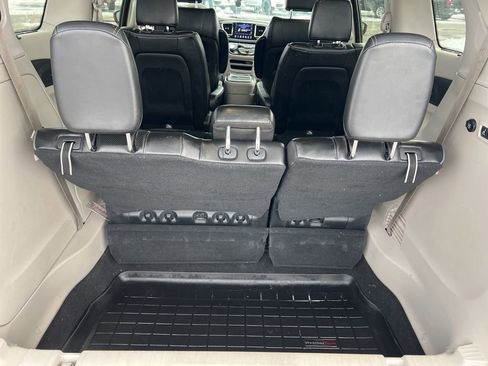 Used 2018 Chrysler Pacifica Limited image 7