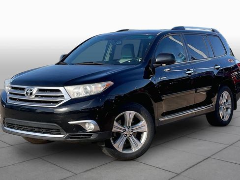 Used 2012 Toyota Highlander Limited w/ Tow Pkg FWD image 2