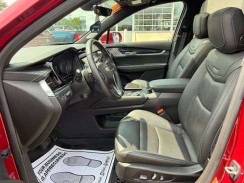 Used 2020 Cadillac XT6 Premium Luxury AWD/4WD image 13