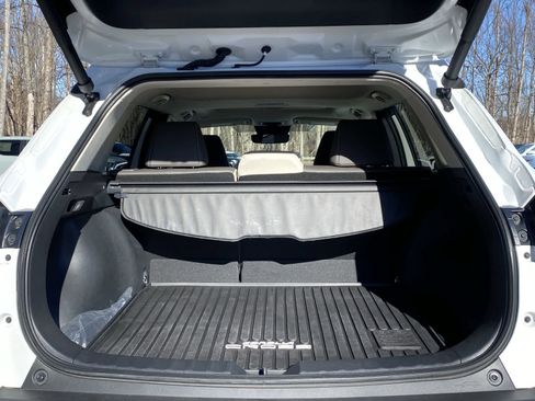 Certified 2023 Toyota Corolla Cross XLE image 16