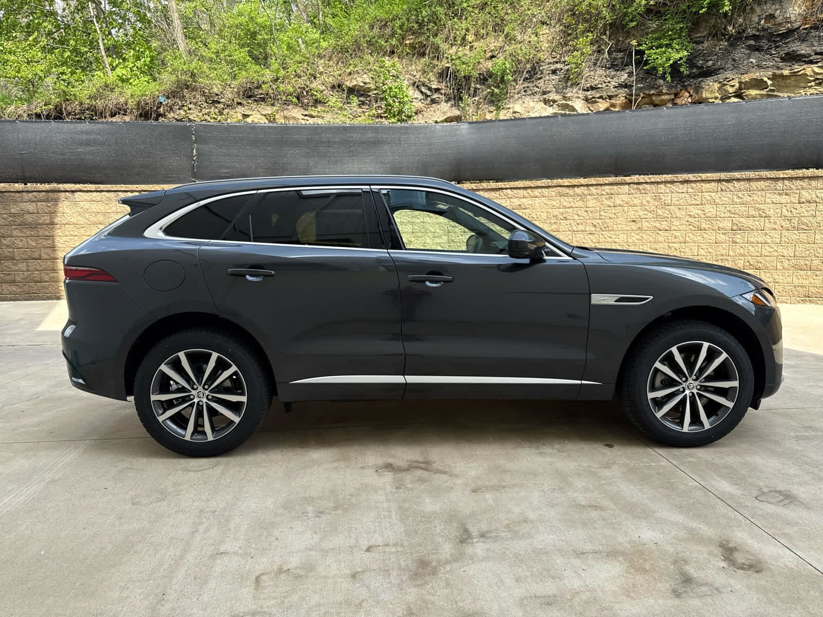 Used 2026 Jaguar F-PACE R-Dynamic S AWD/4WD image 9